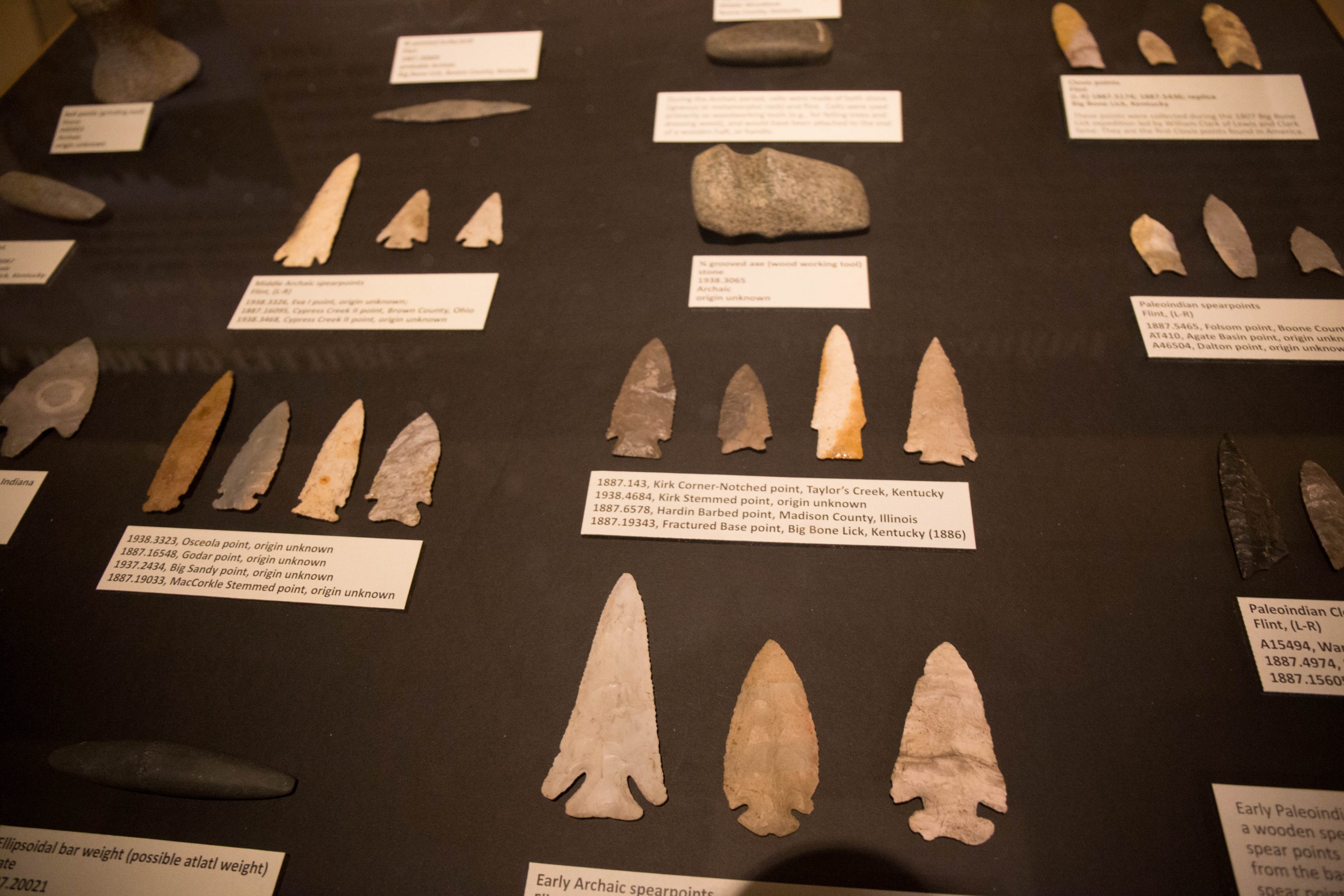 anthropology photo of artifacts (arrow heads)