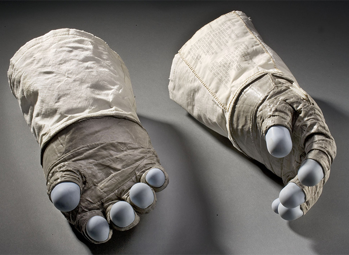 Aldrin's Gloves